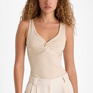 Express Body Contour Seamless Ribbed V-Neck Sleevelss Twist Front Bodysuit